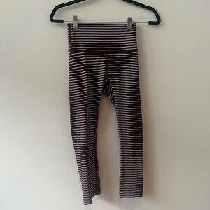 Lululemon Athletica Women's Wunder Under Crop High Rise Cropped Purple Striped L